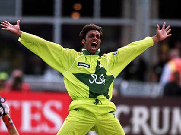 99லும் அட்டகாசமான பந்து வீச்சாளர்கள்