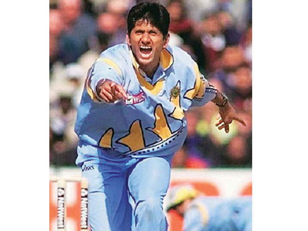 அடுத்தடுத்து அடி