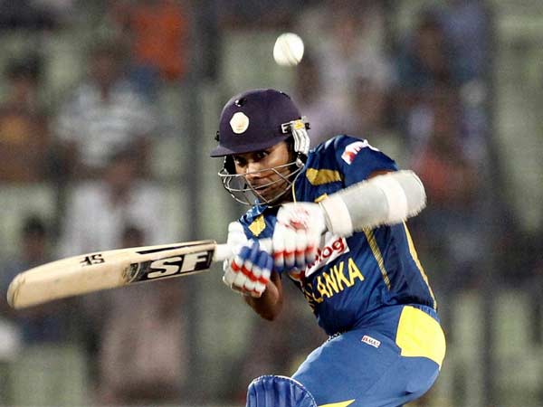 முதல் முட்டை ஜெயவர்த்தனேவுக்கு..