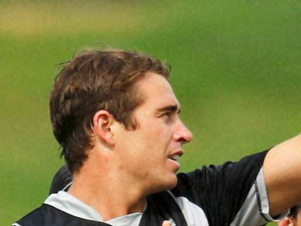 மே.இ.தீவு வீரர் முதல் சாதனை மே.இ.தீவு வீரர் முதல் சாதனை