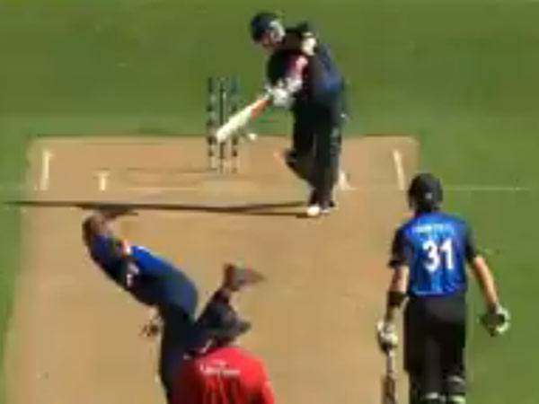 7 சிக்சர் சாதனை