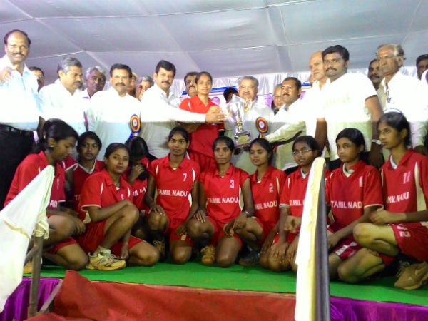 TN women's team gets 3rd place in National throwball cometition