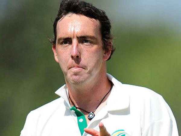 அடித்தளத்தில் ஆட்டம்