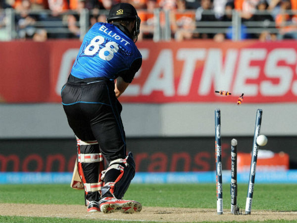 விக்கெட்டுகள் சரிவு 