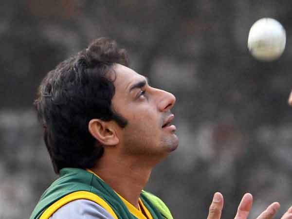 பத்து பந்து வீச்சாளர்கள் இதோ..