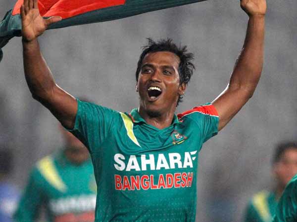 சிறப்பான பவுலிங்