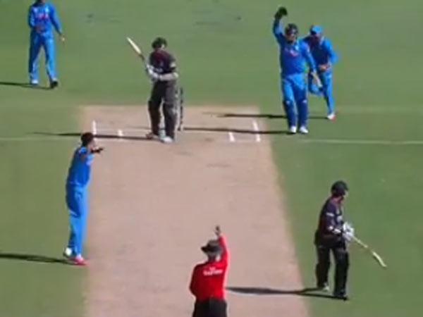 யு.ஏ.இயை சுருட்டியது