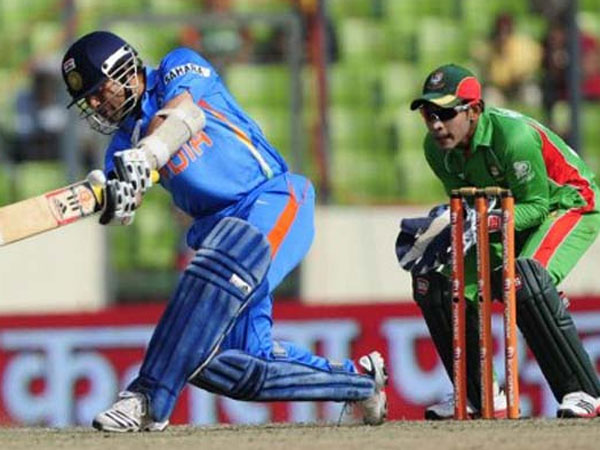 இந்தியா பேட்டிங்கை பாருங்கள்