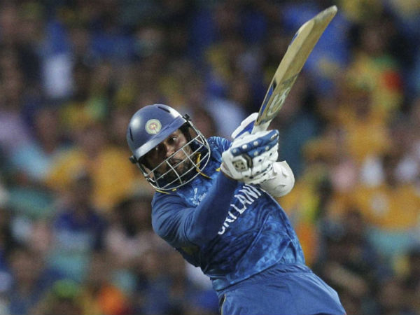 நடுவரிசையிலும் தடுமாற்றம்