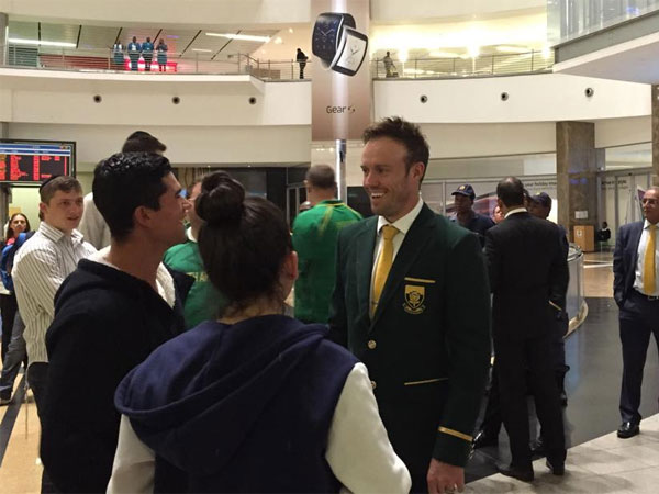 ஜோஹன்னஸ்பர்க் விமான நிலையத்தில்