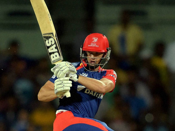 கடைசி ஓவரில் பரபரப்பு