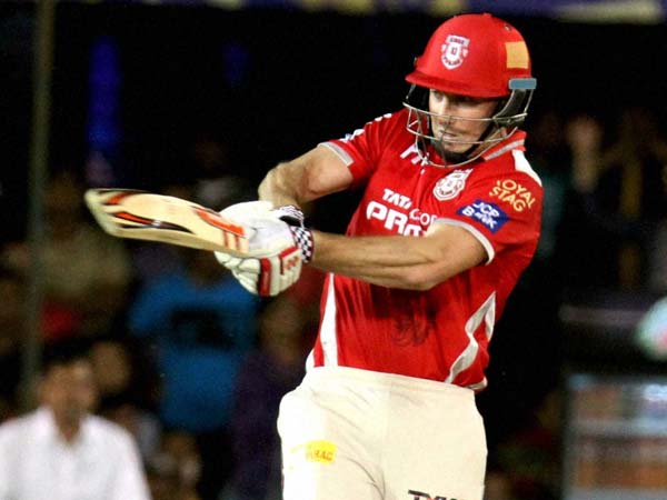 4 விக்கெட் இழப்புக்கு 10 ரன்கள்