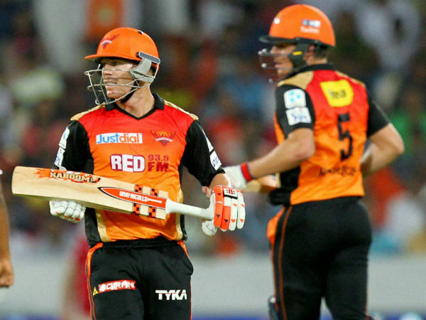 வார்னர் அரைசதம்