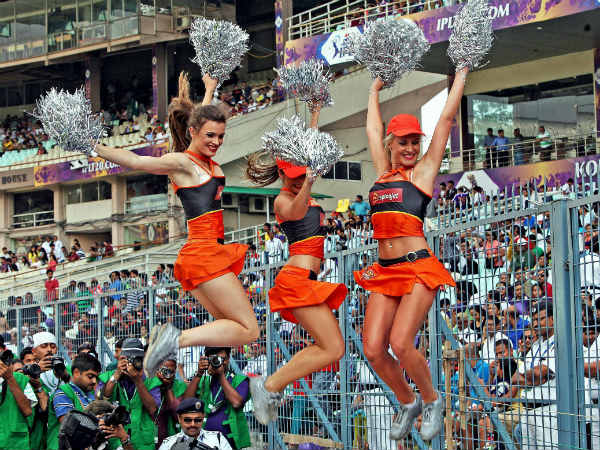 சீண்டத் துடிக்கும் ரசிகர்கள்