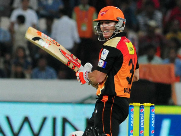 வார்னர் முதலிடம்