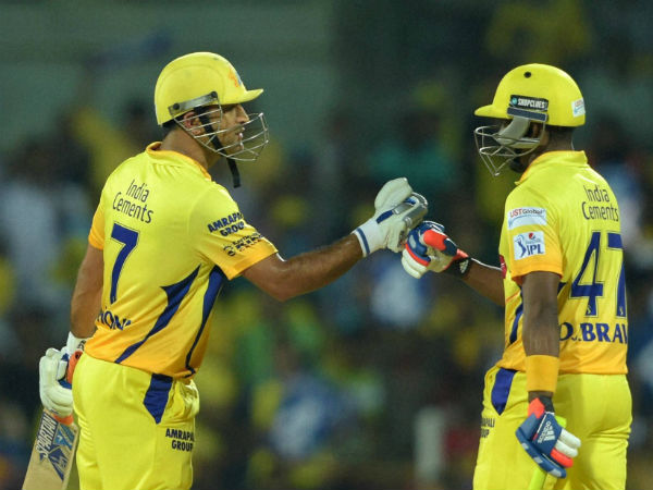 டோணி, பிராவோ கலக்க வேண்டும்