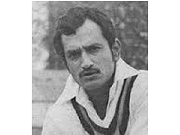 முதல் கேப்டன் வடேகர்