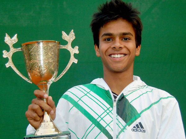 சுமித் நகல்