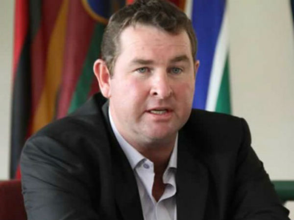 மார்க்கெட்டிங்கில் தலையிட்டார்