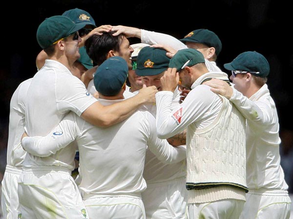 லெபனான் ரெஸ்டாரெண்ட்டில் கபாப் கடி