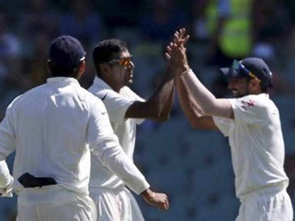 இலங்கை போன்ற பிட்ச்