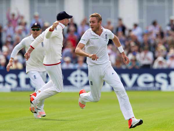 300க்கு மேல் எடுத்த 5 பேர்