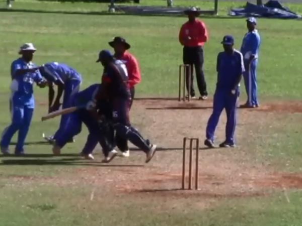 சரமாரி அடி