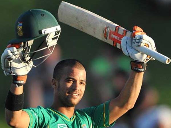 டுமினி வெற்றி சதம்