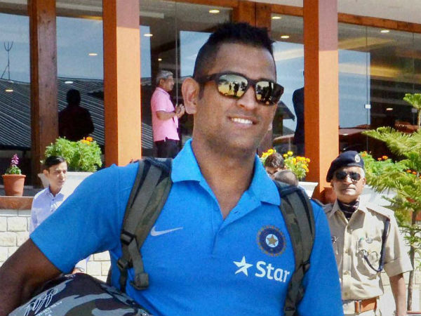 What! M S Dhoni Changes Hair Style Again ?