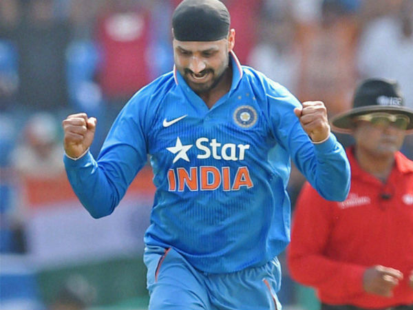 பஜ்ஜிக்கு 4