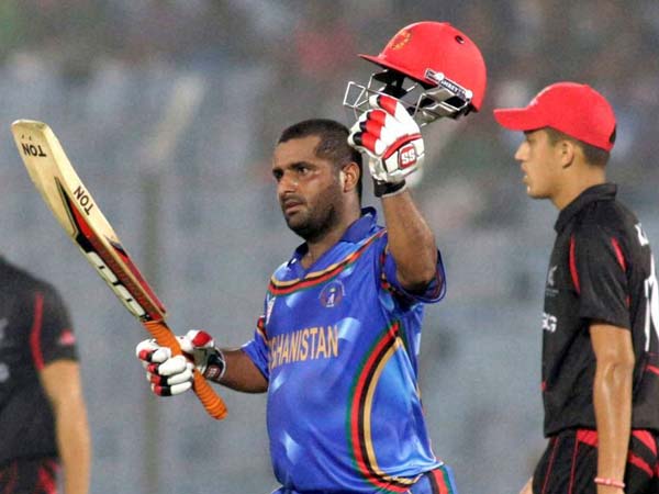 டூபிளஸிஸுக்குப் பக்கத்தில்