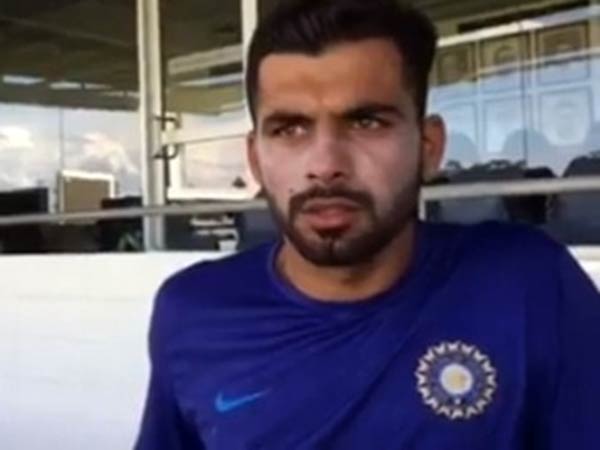 பவுலராக மாறினார்