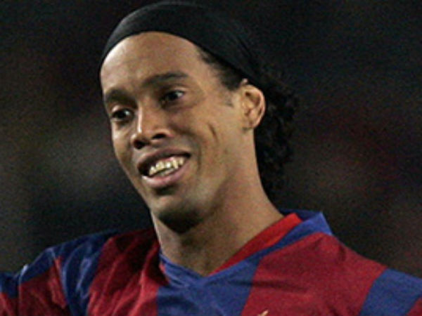 வெட்கப்படுறாப்ல பாஸ்!