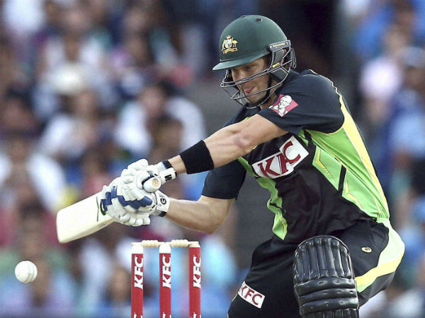 10 பவுண்டரி..6 சிக்ஸர்கள்