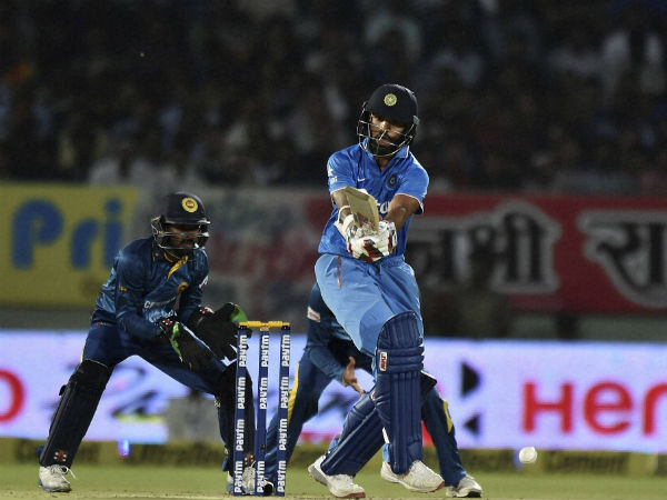 தவான் கலக்கல்