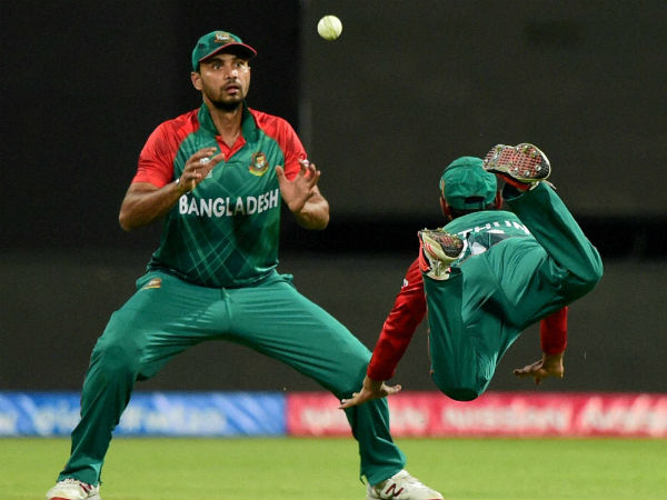 11வது ஓவரிலிருந்து சிக்கல்