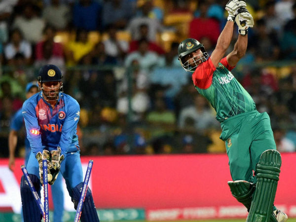 12 பந்துகளுக்கு தேவை 17 ரன்கள்