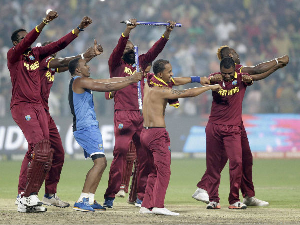 சரிந்த அணி