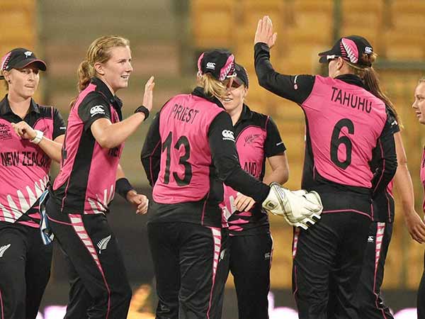 மகளிர் அணியில் யார் யார்? மகளிர் அணியில் யார் யார்?