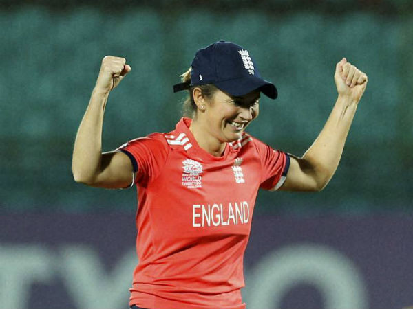 கேப்டன் 220