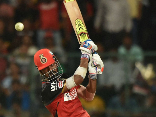 சச்சின் விளாசல்