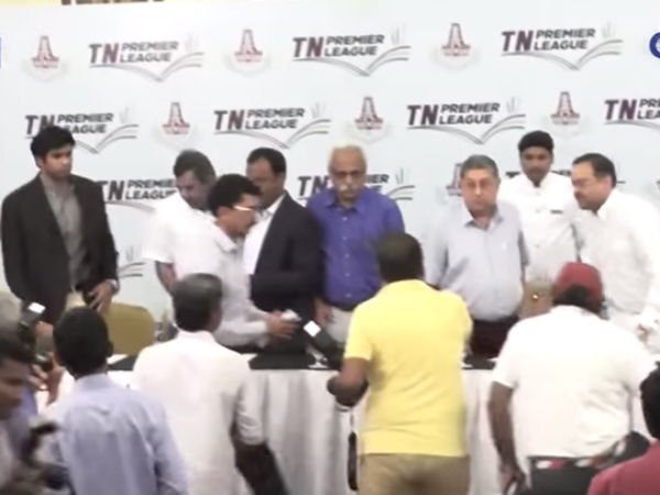 சிவந்தி ஆதித்தன்