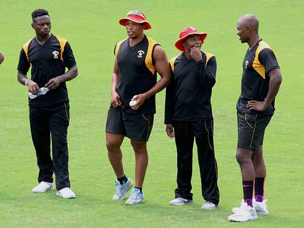 ஏன் இப்படி