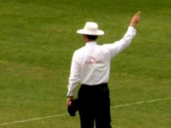 சிக்சர் மன்னன்