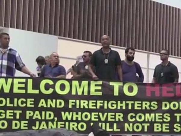 சுற்றுலாப் பயணிகள்...