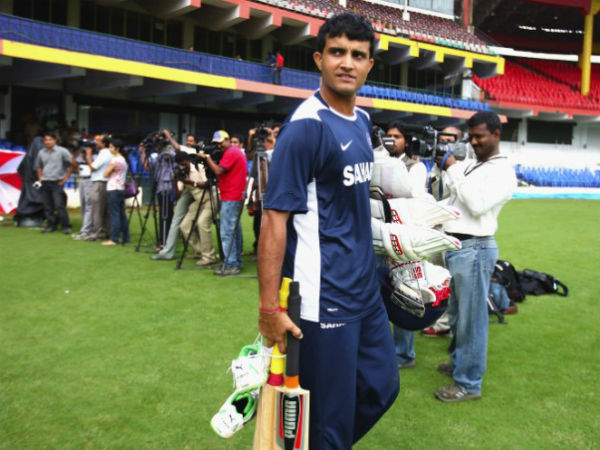 உதைக்கப் பிடிக்கும்