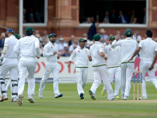 அடி கொடுத்தவரிடம் அபயம் அடி கொடுத்தவரிடம் அபயம்