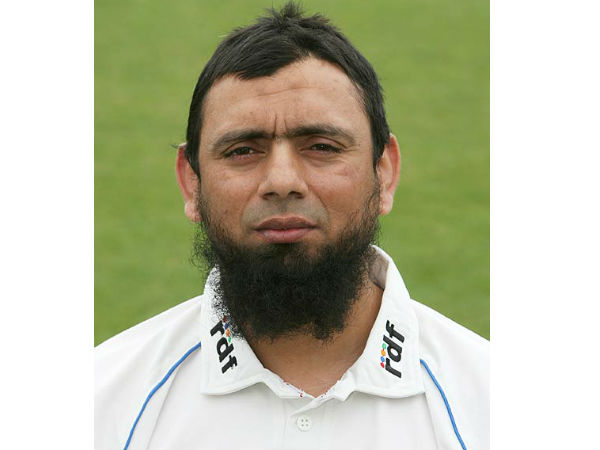 சக்லைன் vs முஷ்டாக் அகமது