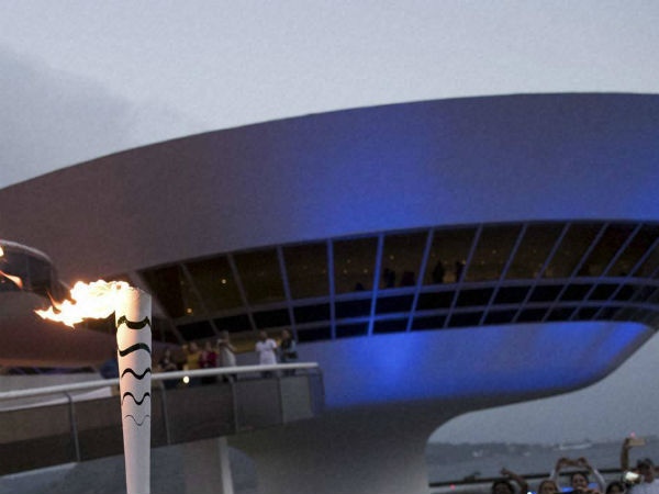 ஒலிம்பிக் தீபம்...