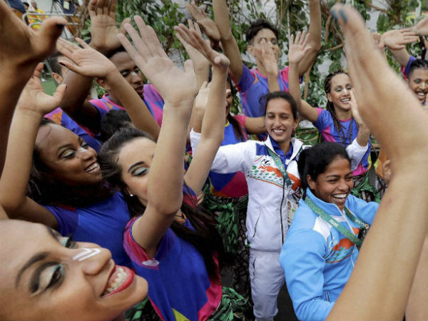 குவிந்த ரசிகர்கள்